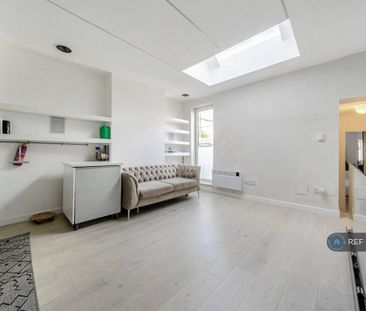 2 bedroom maisonette to rent - Photo 4