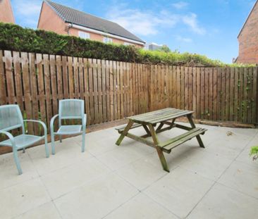 4 bedroom detached house to rent - Photo 3