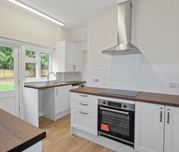 Octagon Road, Whiteley Village, Hersham - Photo 2