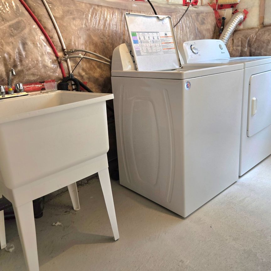 For Lease - 93 Allegra Drive Unit# Upper, Wasaga Beach, Ontario - Photo 1