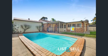 Large 4 Bedroom Home! - Photo 2