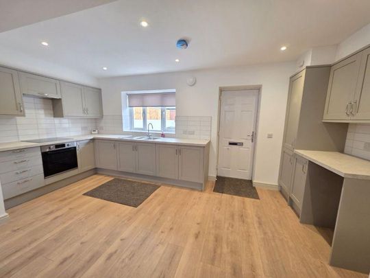 3 bedroom terraced house to rent - Photo 1