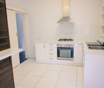 96 Blackburn Road, Doncaster East - Photo 2
