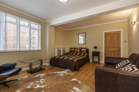 Studio to rent - Photo 2