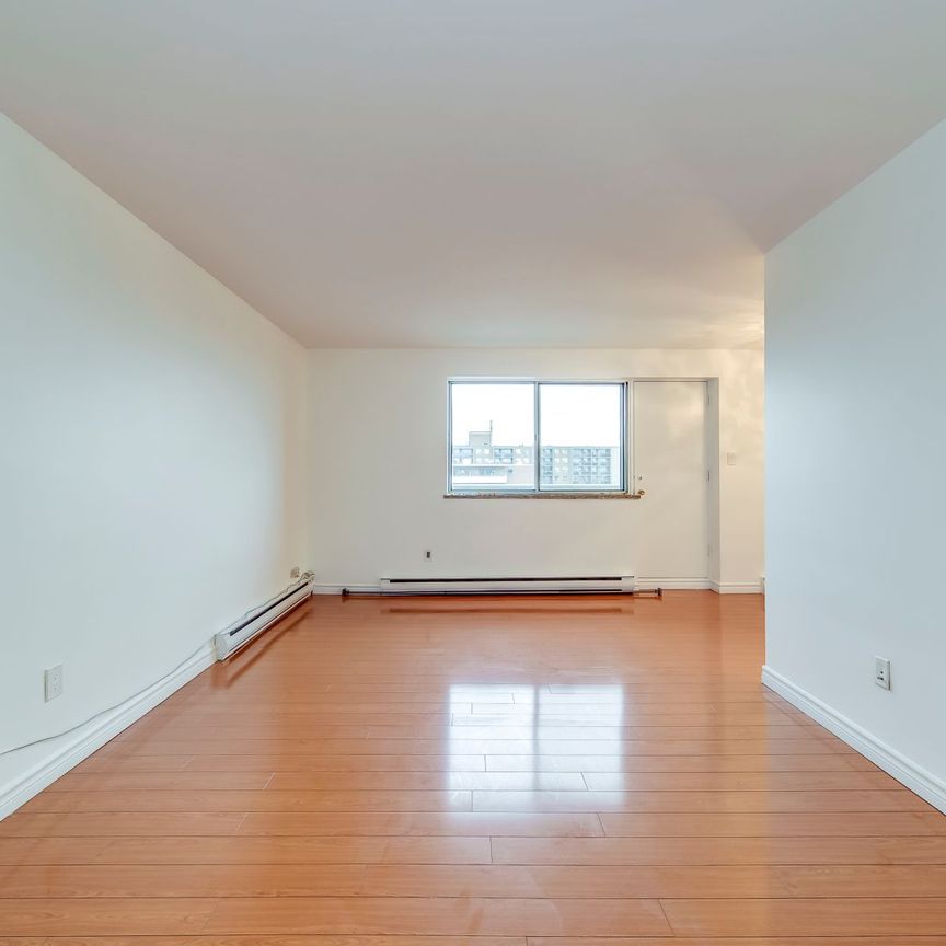 For Lease - 1660 Bloor Street Unit# 801, Mississauga, Ontario - Photo 1