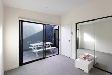 Townhouse in the Heart of Brunswick West - Photo 3