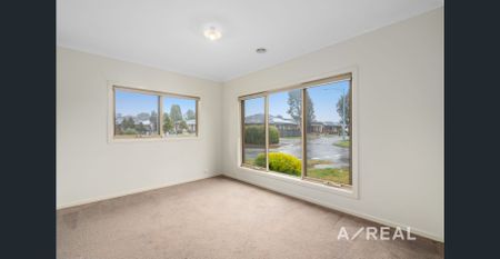 Spacious 4 Bedroom House in Mernda - Photo 3