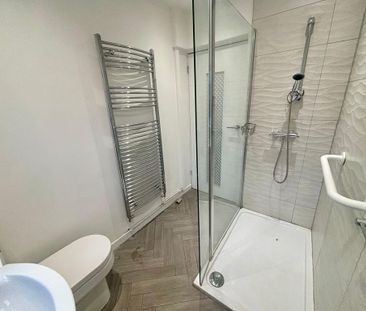 3 bedroom terraced house to rent - Photo 6