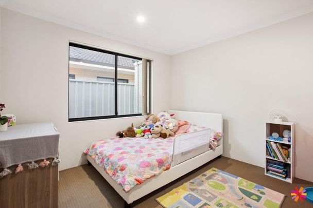 SPACIOUS 4X2 WITH DOUBLE GARAGE - Photo 1