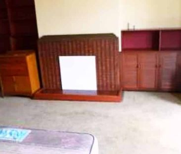 The bedrooms at a student house on George street - Photo 3