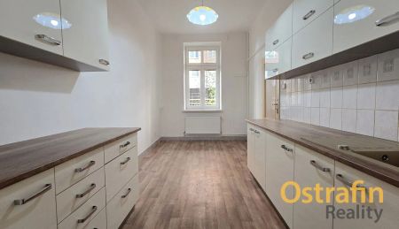 Pronájem bytu 1+1, ul. Veleslavínova, Ostrava - Photo 2