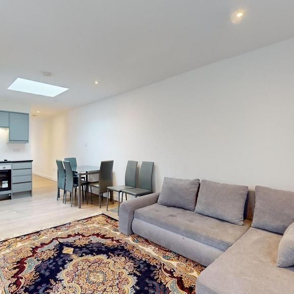 Studio to rent - Photo 1