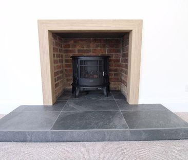 3 bedroom detached bungalow to rent - Photo 3