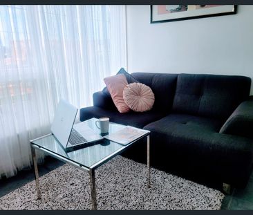 FULLY FURNISHED & CLOSE TO THE BEACH - Photo 3