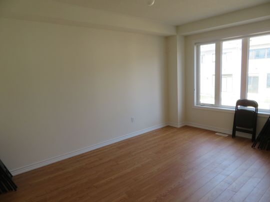 For Lease - 36 Valleybrook Road, Barrie, Ontario - Photo 1