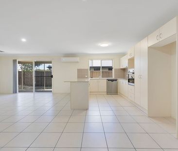 38 Whitehaven Drive, Blacks Beach - Photo 3