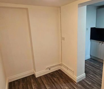2 bedroom cottage to rent - Photo 2