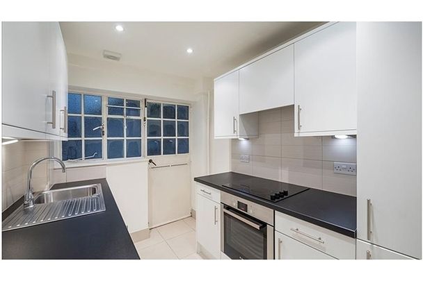 Pelham Court, Fulham Road, SW3, London - Photo 1