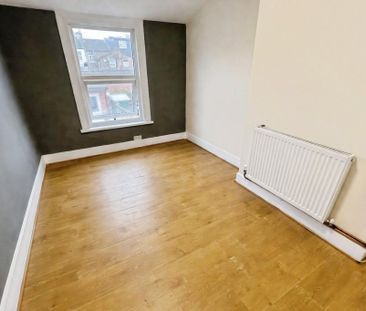 4 bedroom terraced house to rent - Photo 5