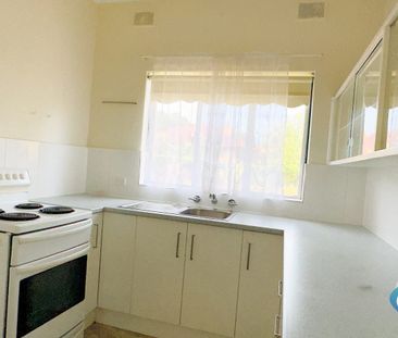 Beautiful family home in the vibrant heart of Croydon Park - Photo 6