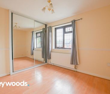 2 bedroom semi-detached house to rent - Photo 5