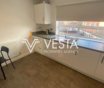 4 bedroom detached house to rent - Photo 3