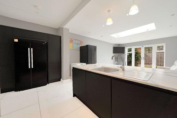 5 bedroom terraced house to rent - Photo 1