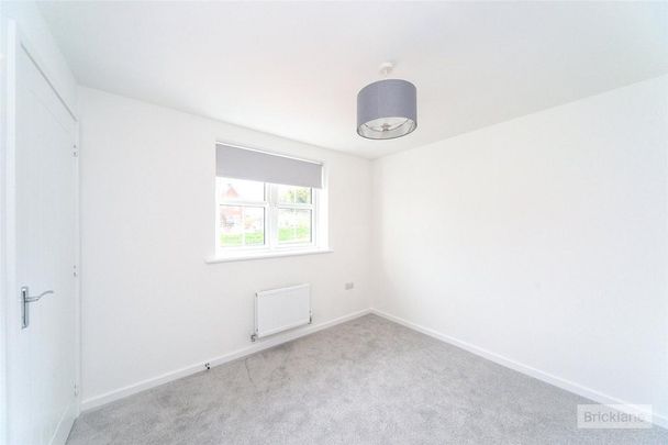 4 bedroom semi-detached house to rent - Photo 1