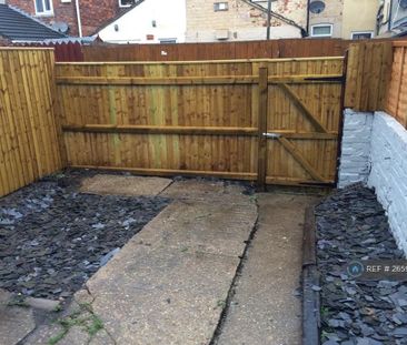 3 bedroom terraced house to rent - Photo 4