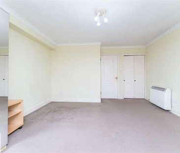 Acorn Grove, Hayes, UB3 - Photo 2