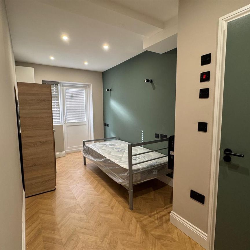 Exeter Road, Harrow HA2, London - Photo 1