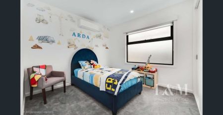 Modern Townhouse Living: Contemporary Style & Superb Convenience in Glenroy - Photo 5