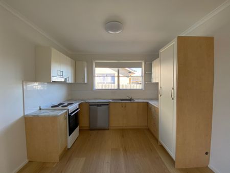 37 Richard Street, Newcomb - Photo 2