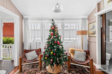 13 Crescent Road, Kelvin Grove QLD 4059 - House For Rent - $1,350 | Domain - Photo 2