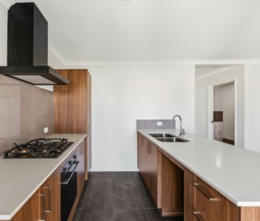 Brand New Four Bedroom Dual Living Property! - Photo 6