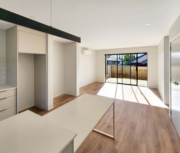 Wainuiomata, 2 bedrooms with Carpark - Photo 2