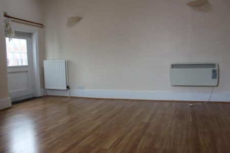 1 bedroom semi-detached house to rent - Photo 5