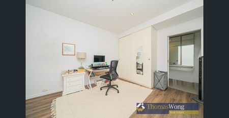 West Side QV Apartment With Stunning Views - Photo 3