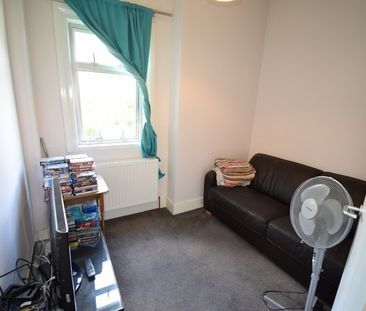 Room in a Shared House, James Avenue, NW2 - Photo 1