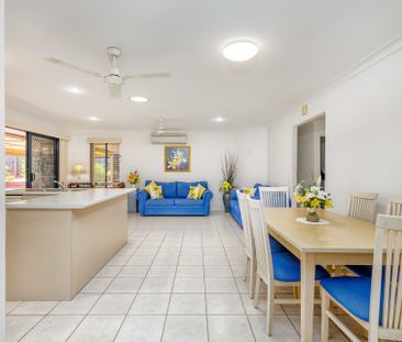 Lovely 4 Bedroom home with Side Access - Photo 2