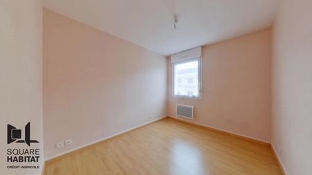 Location Appartement 4 pièces 81m² CHATELLERAULT 86100 - Photo 3