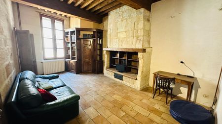 Location Maison 6 pièces 165m² UZES 30700 - Photo 2