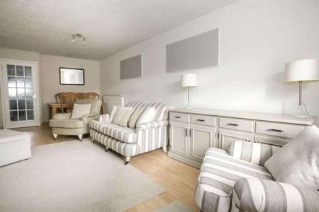 Crop Common, Hatfield, Hemel Hempstead, AL10 - Photo 2