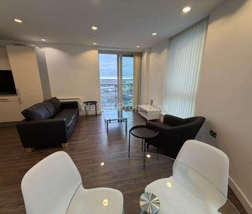 Blue, Media City, M50 - Photo 1