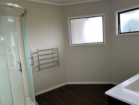 Spacious semi rural home in Matakana school zone - Photo 3