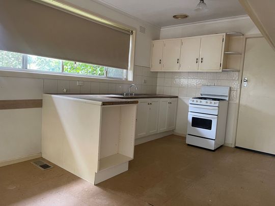 Two Bedroom Unit in Quiet Pocket - Photo 1