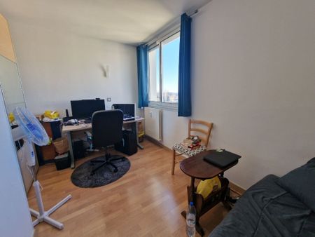 Appartement à louer dernier étage avec balcon à Roissy-En-Brie (77) - Photo 2