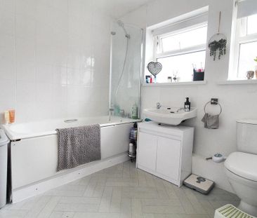 2 bedroom semi-detached house to rent - Photo 6