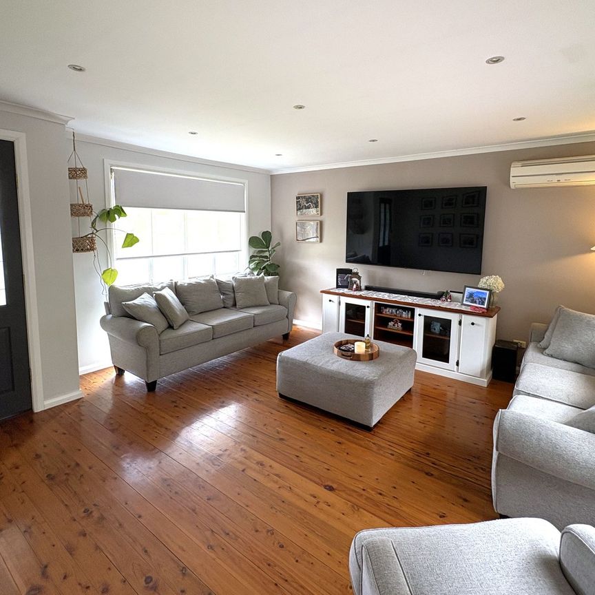 Beautiful Home in Prime Location! - Photo 1