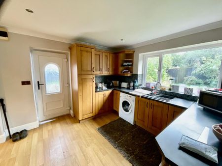 4 bedroom property to rent - Photo 2